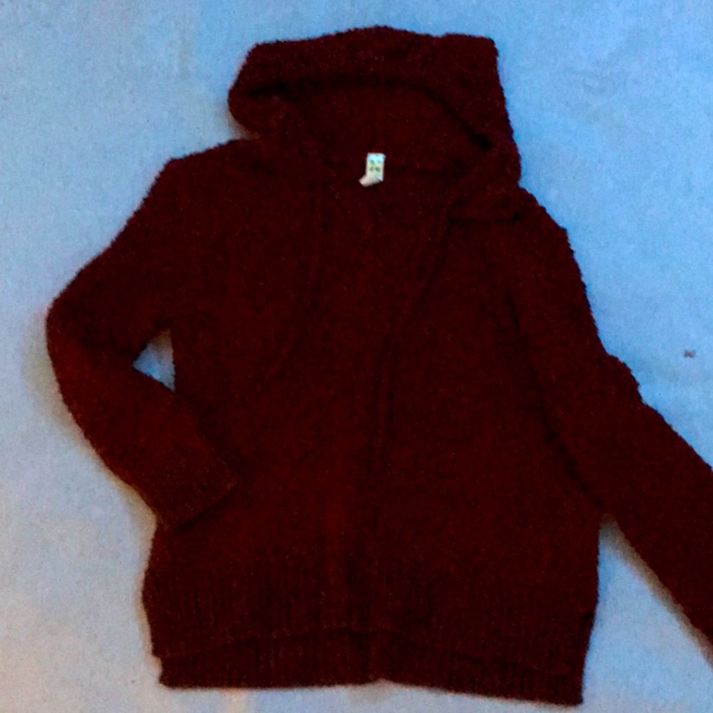 Maroon yarn teen hoodie